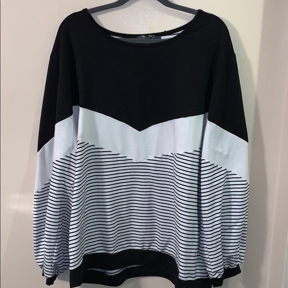 Stripped long puff sleeve black and white shirt